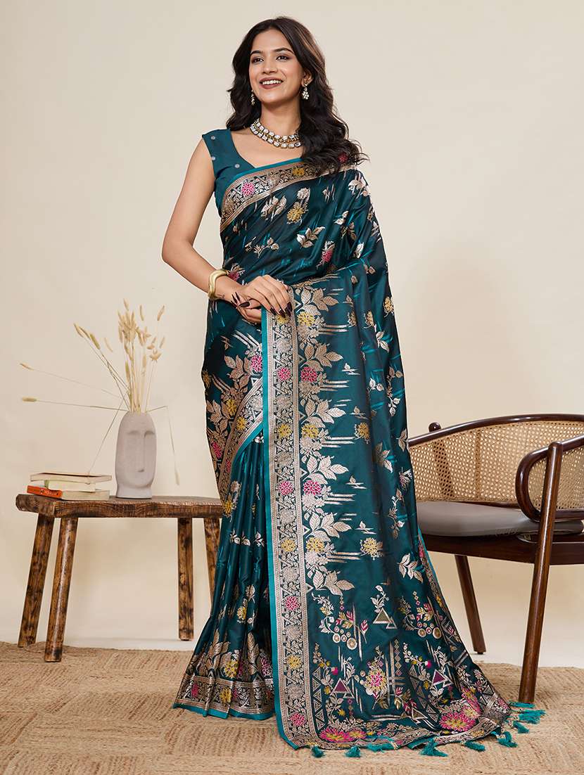women self design banarasi saree with blouse