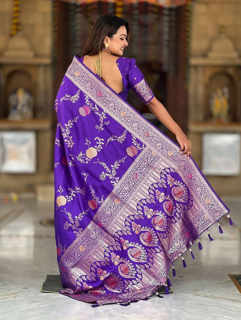 women self design banarasi saree with blouse - 22298811 -  Standard Image - 2