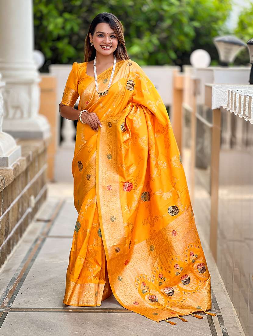 Women Self Design Banarasi Saree With Blouse - 22298815 -  Standard Image - 2