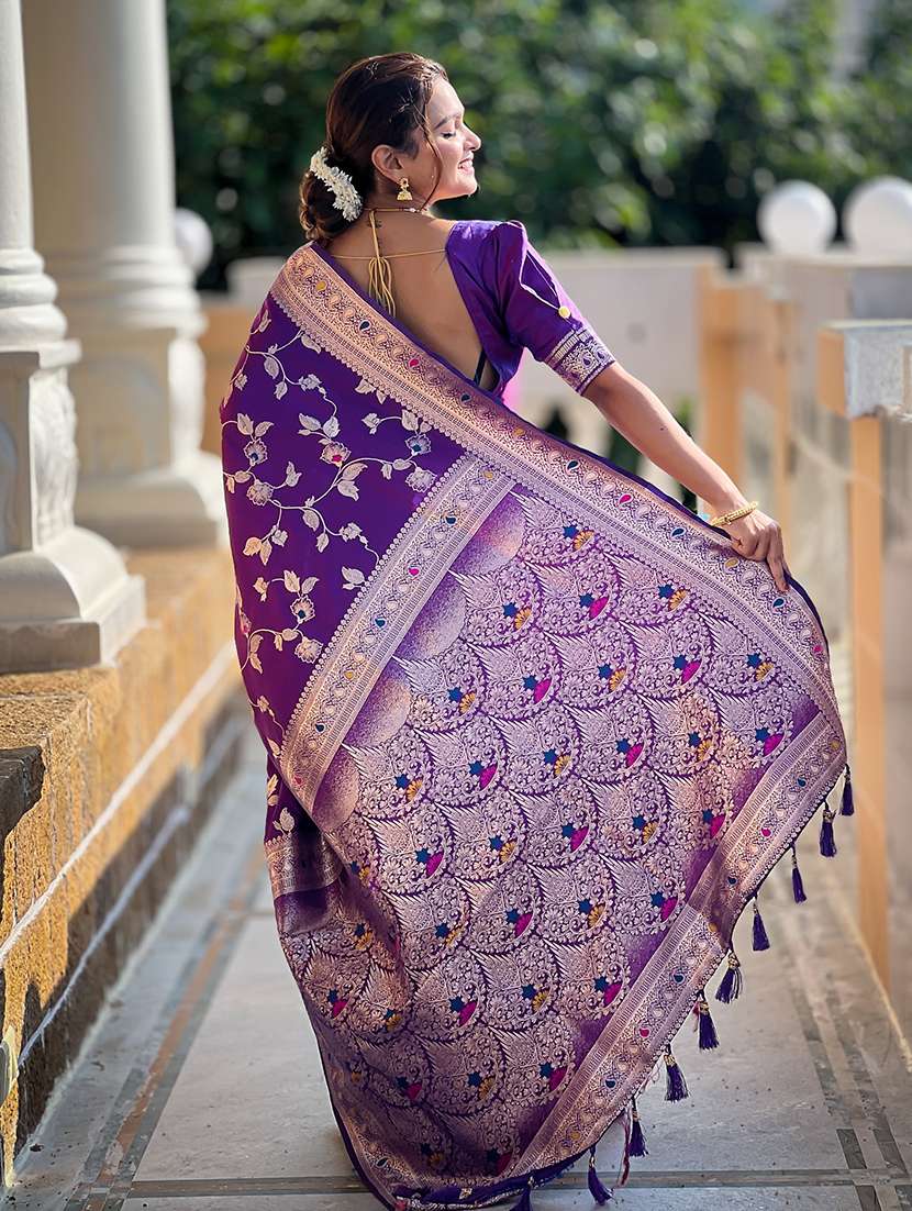 women self design banarasi saree with blouse - 22298825 -  Standard Image - 2
