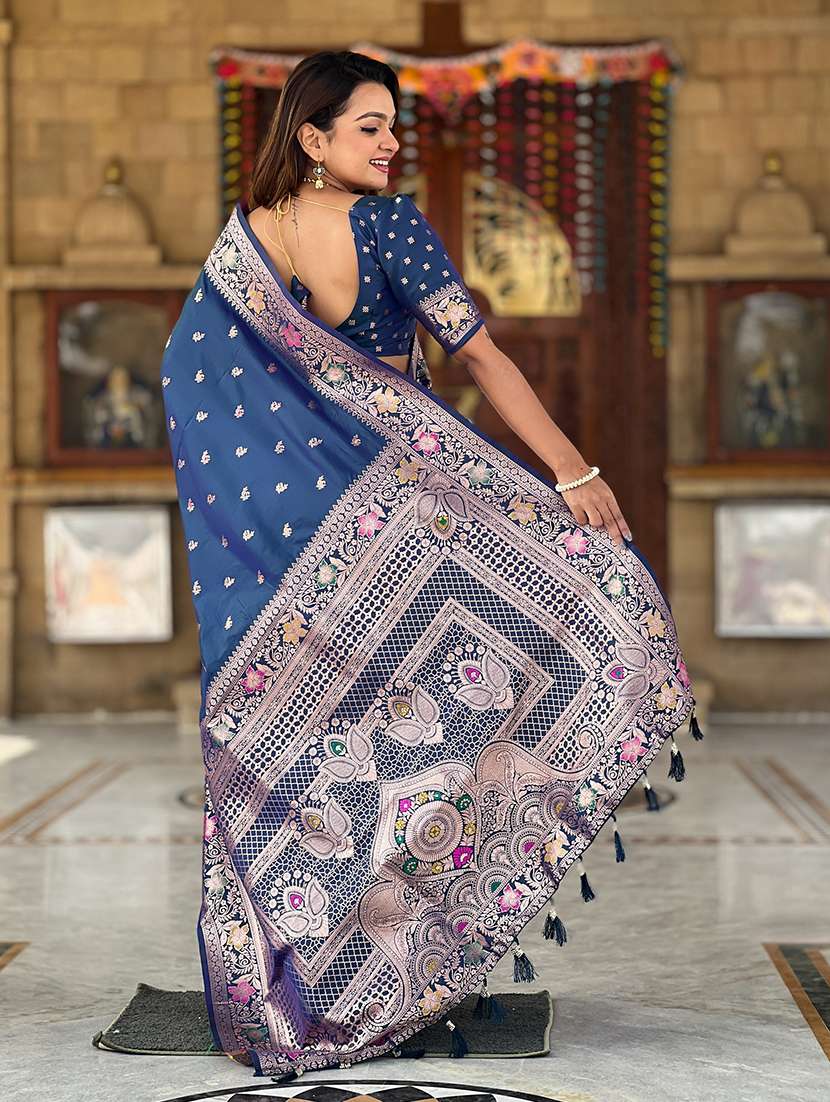 women self design banarasi saree with blouse - 22298833 -  Standard Image - 2
