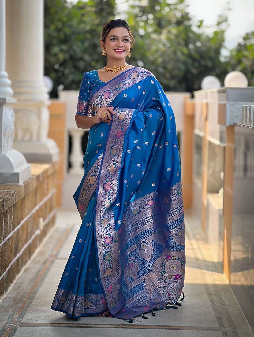 women self design banarasi saree with blouse