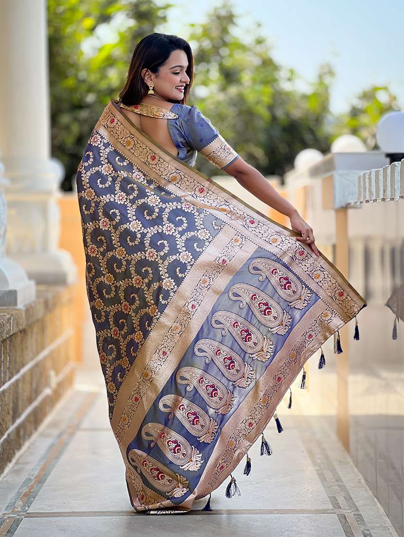 women self design banarasi saree with blouse - 22298841 -  Standard Image - 2