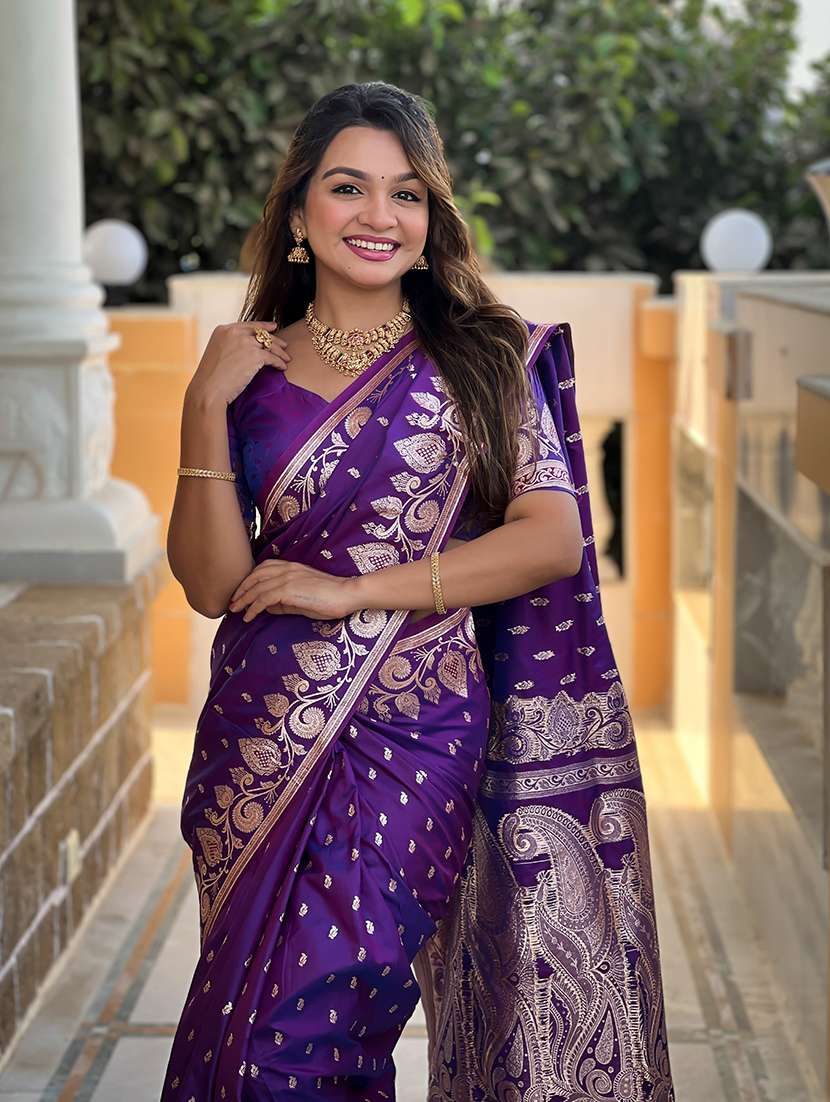 women self design banarasi saree with blouse - 22298862 -  Standard Image - 2