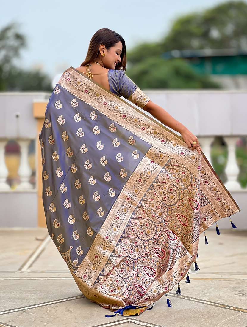 women self design banarasi saree with blouse - 22298867 -  Standard Image - 2