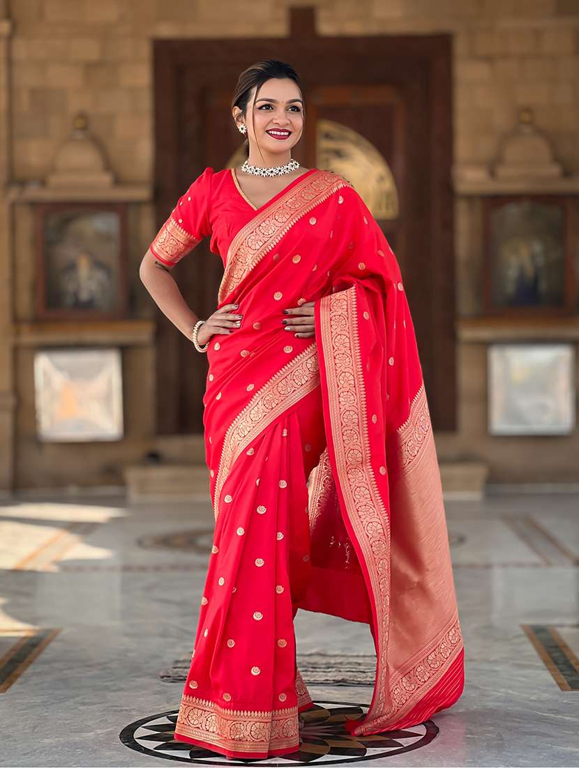 women self design banarasi saree with blouse