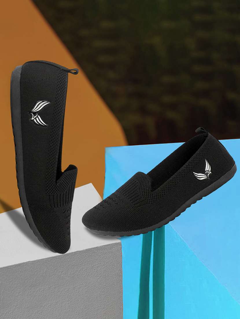 women solid slip on ballerina