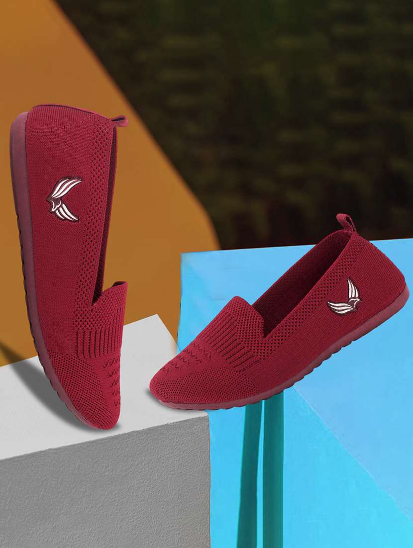 women solid slip on ballerina