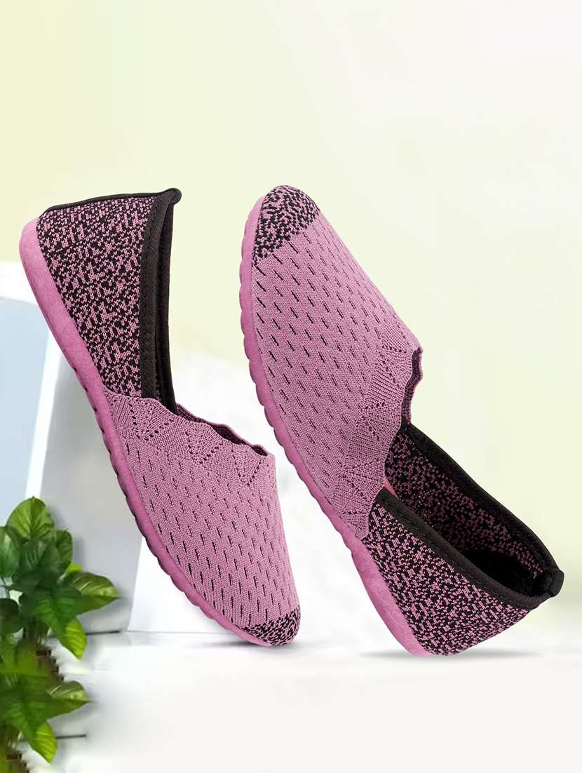 women solid slip on ballerina