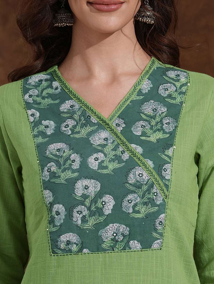 women floral three quarter sleeve straight kurta - 22300553 -  Standard Image - 7