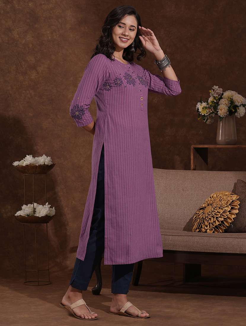 women self design three quarter sleeve straight kurta - 22300561 -  Standard Image - 2