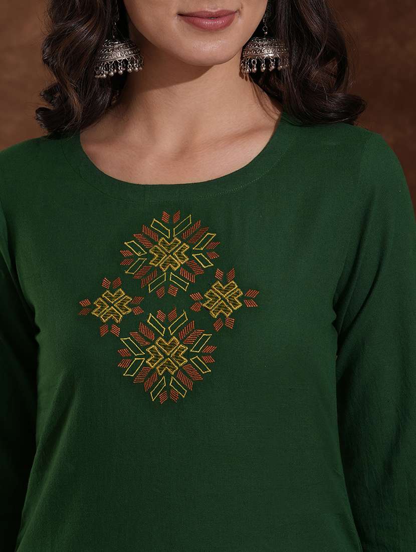 women solid with work round neck kurta pant set  - 22300567 -  Standard Image - 7