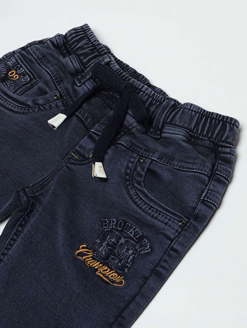 boys solid mid rise jogger - 22300690 -  Standard Image - 2