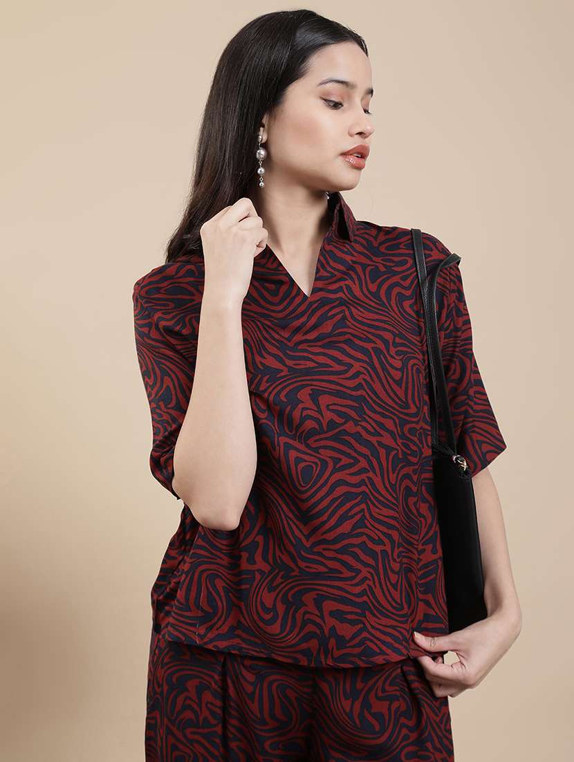 women printed collared short sleeve regular top