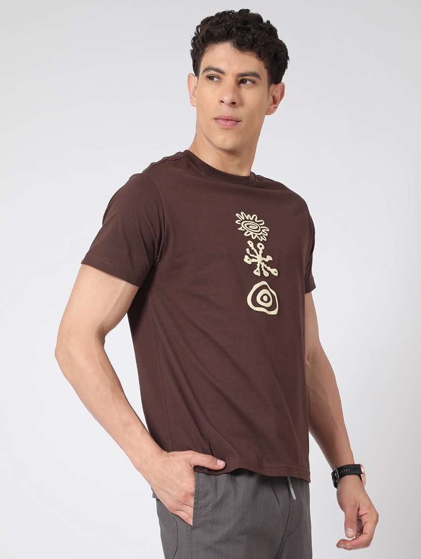 Men Brown Cotton Blend Plain T-shirt - 22307382 -  Standard Image - 2