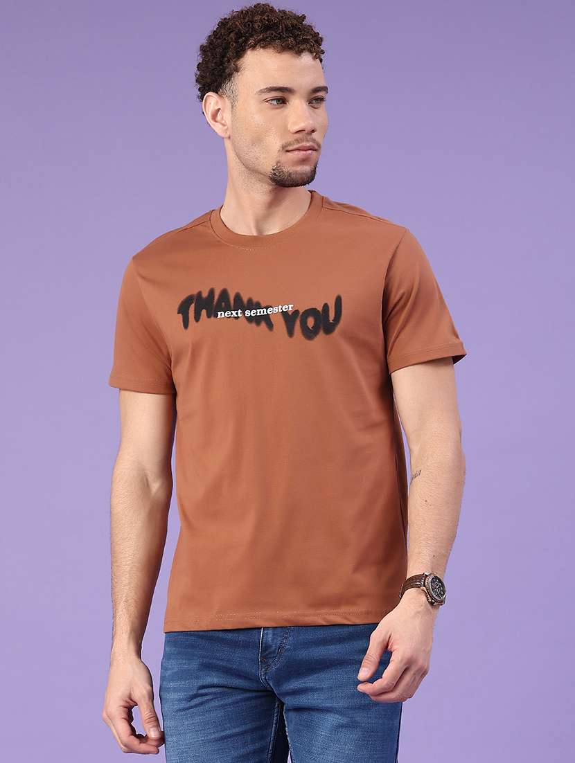 men rust cotton blend front print t-shirt