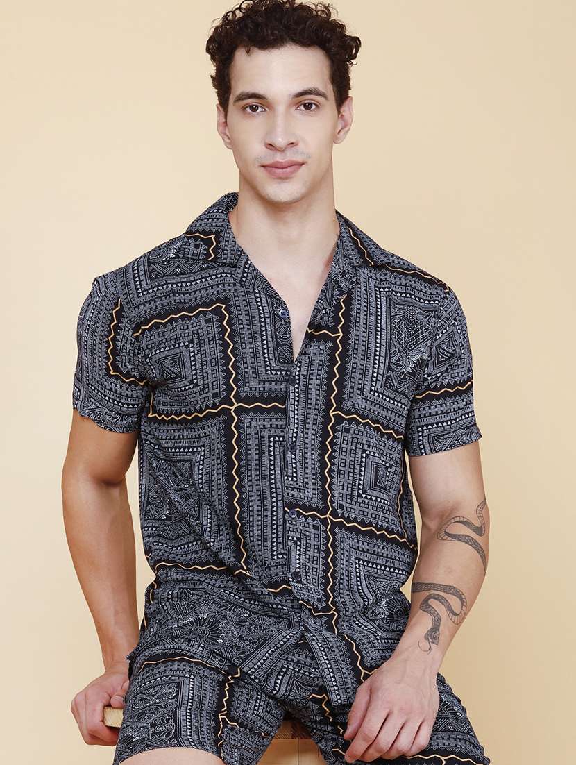 men printed short sleeves shirt and shorts co-ord set - 22312137 -  Standard Image - 2