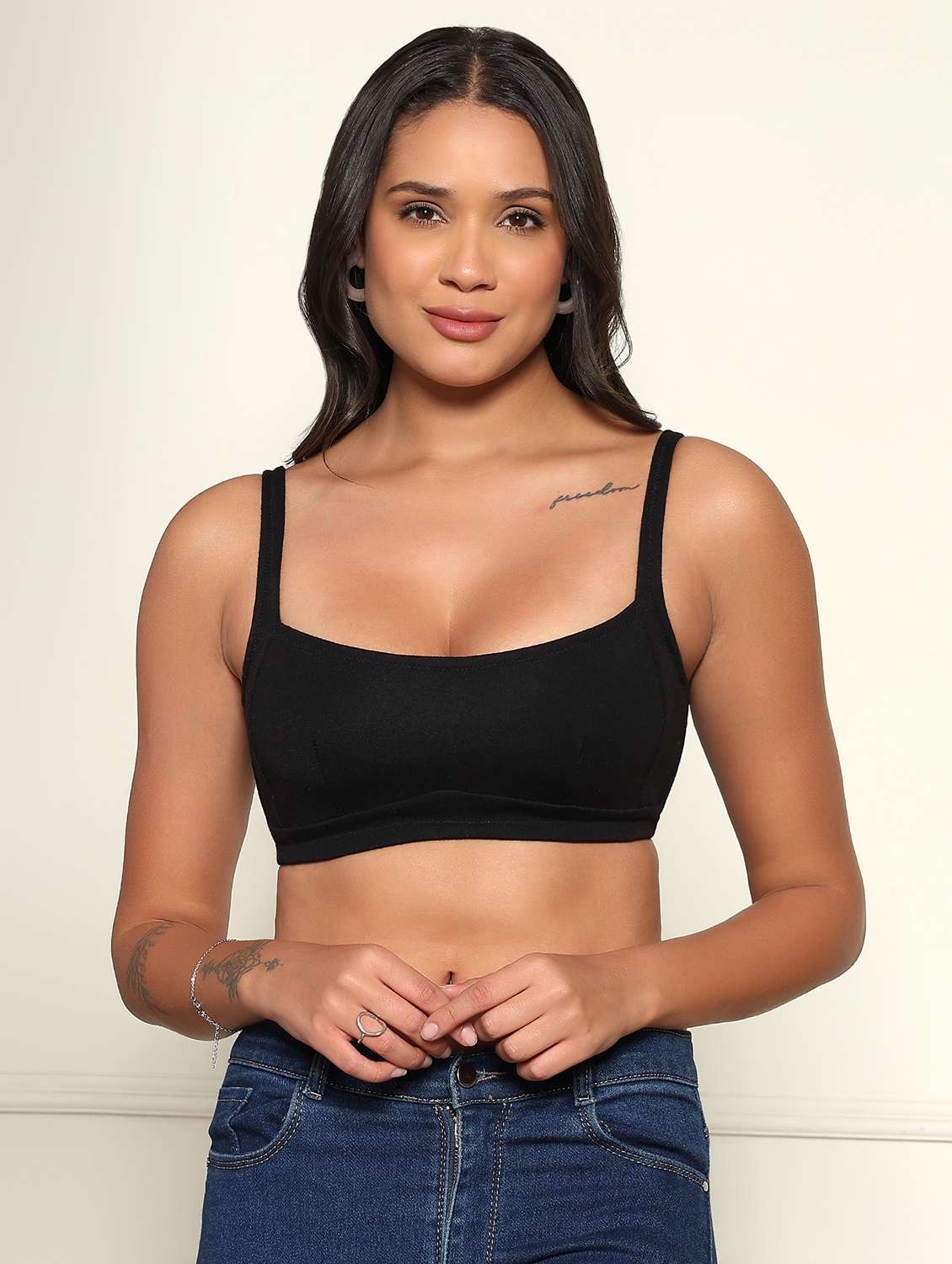 women solid non padded sports bra