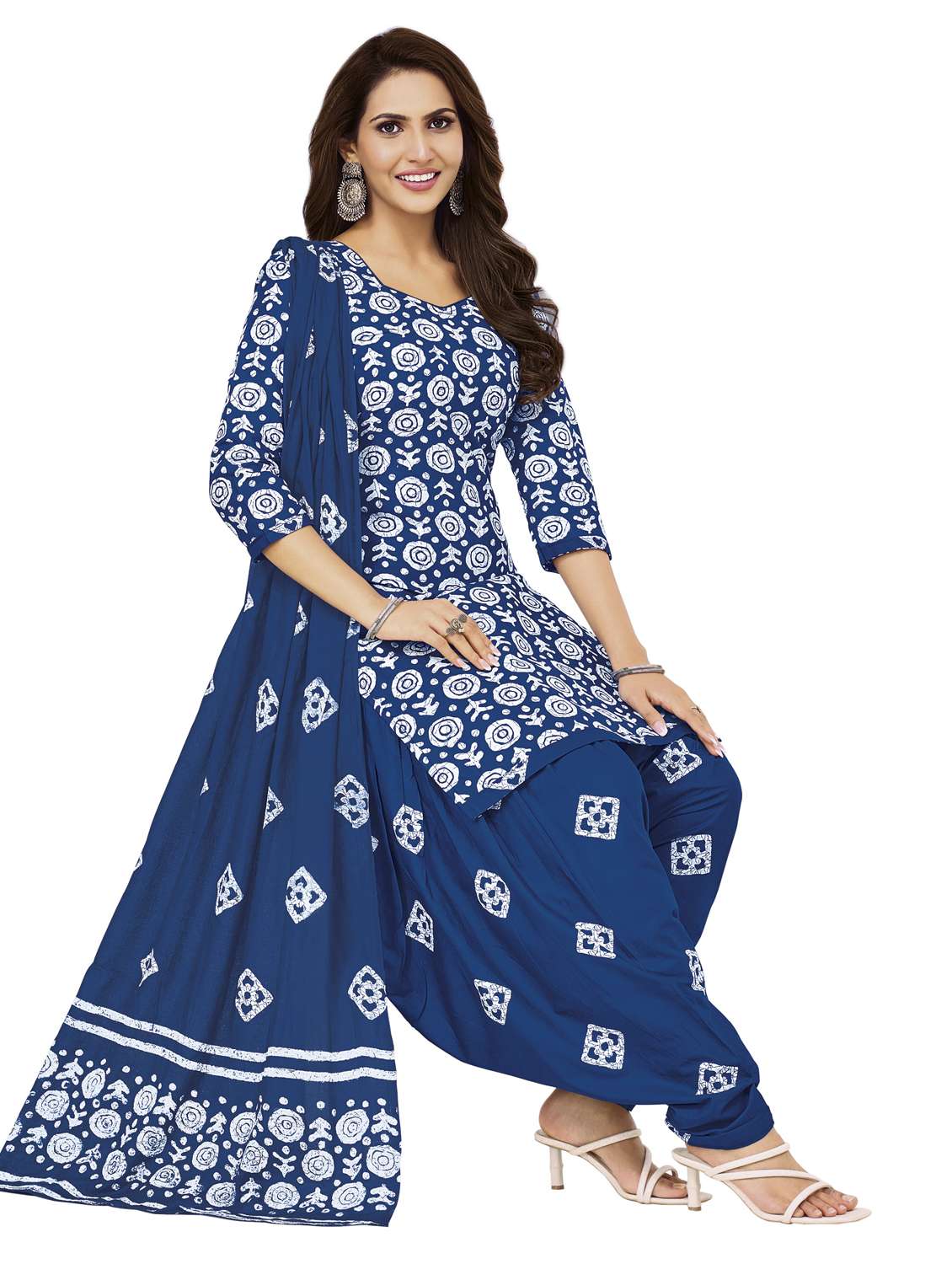 women printed three quarter sleeve kurta salwar with dupatta set