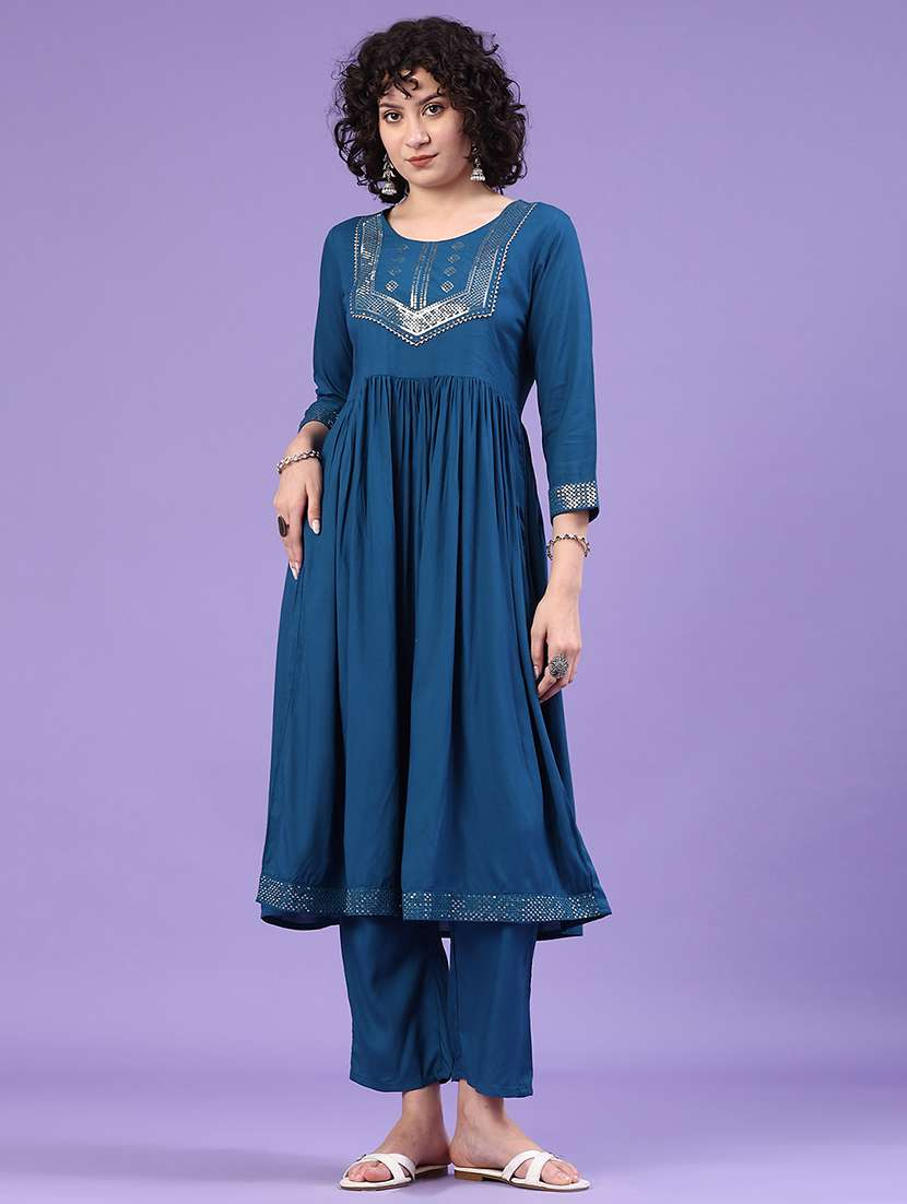 women embellished flared kurta and pants set