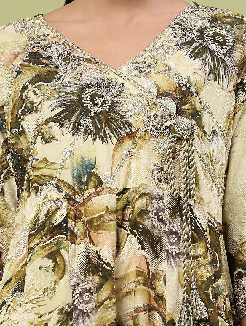 women floral three quarter sleeve kurta pant with dupatta set - 22317406 -  Standard Image - 2