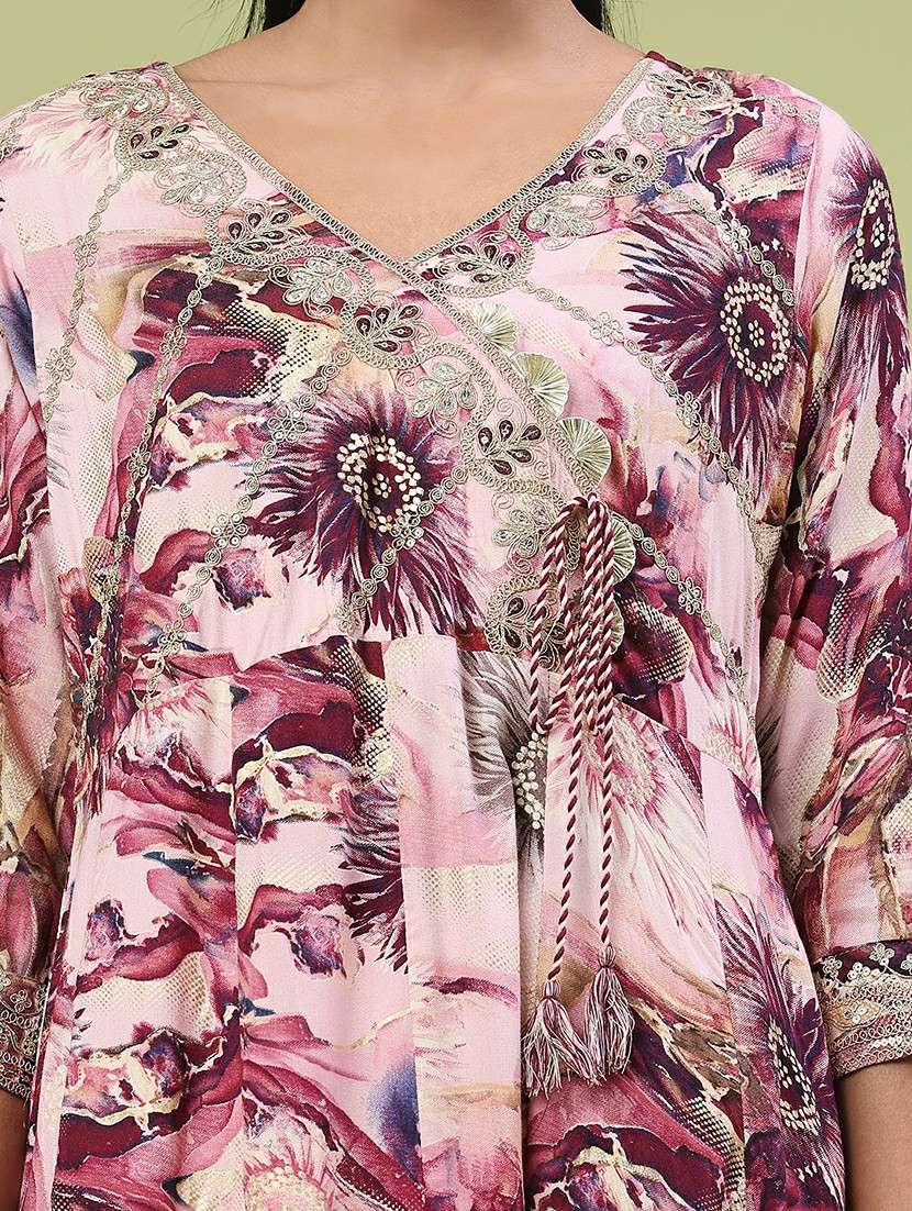  women floral three quarter sleeve kurta pant with dupatta set - 22317409 -  Standard Image - 2