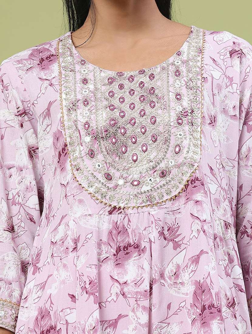 women floral three quarter sleeve kurta pant with dupatta set - 22317412 -  Standard Image - 2