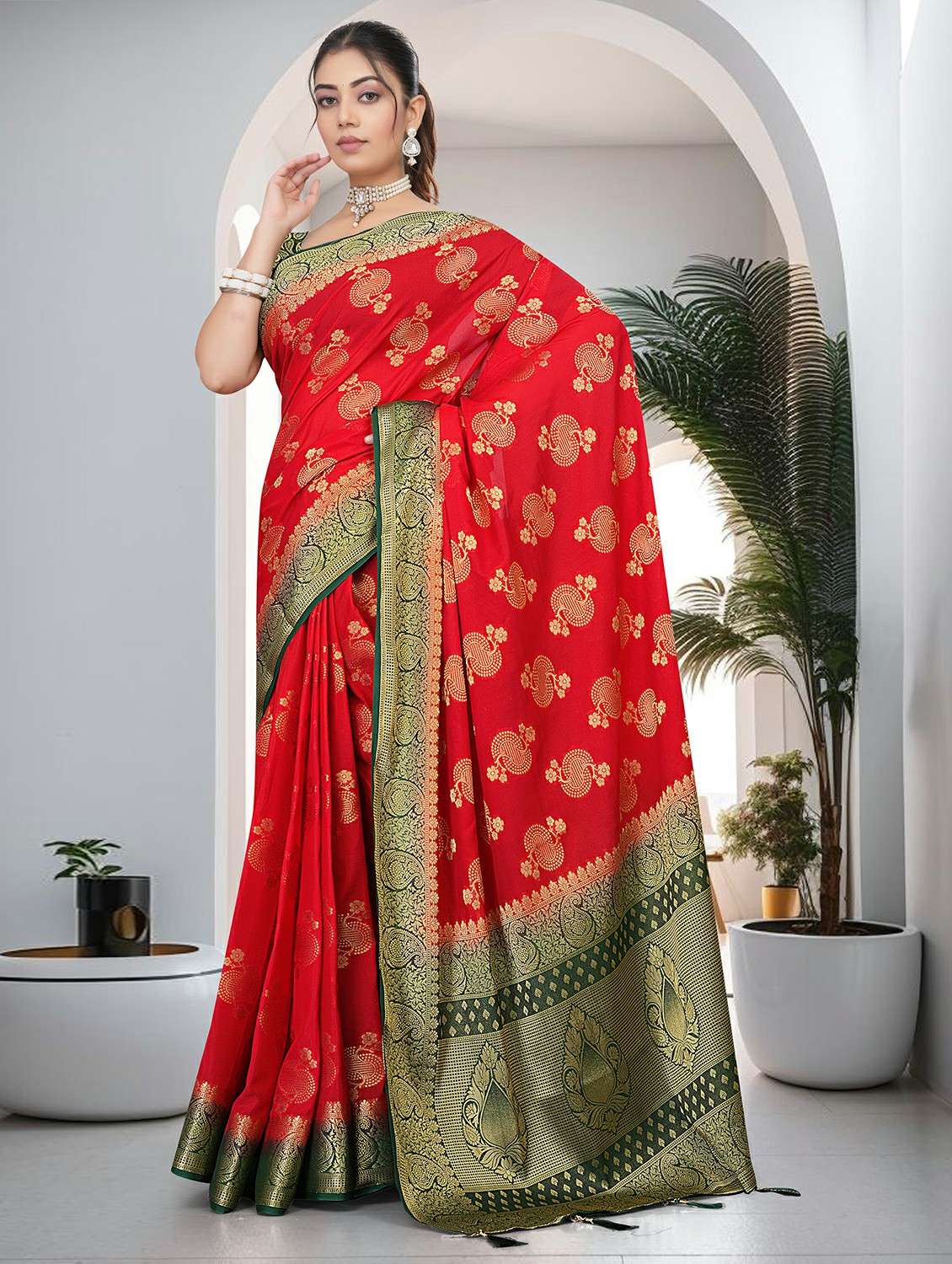 women self design bordered saree with blouse