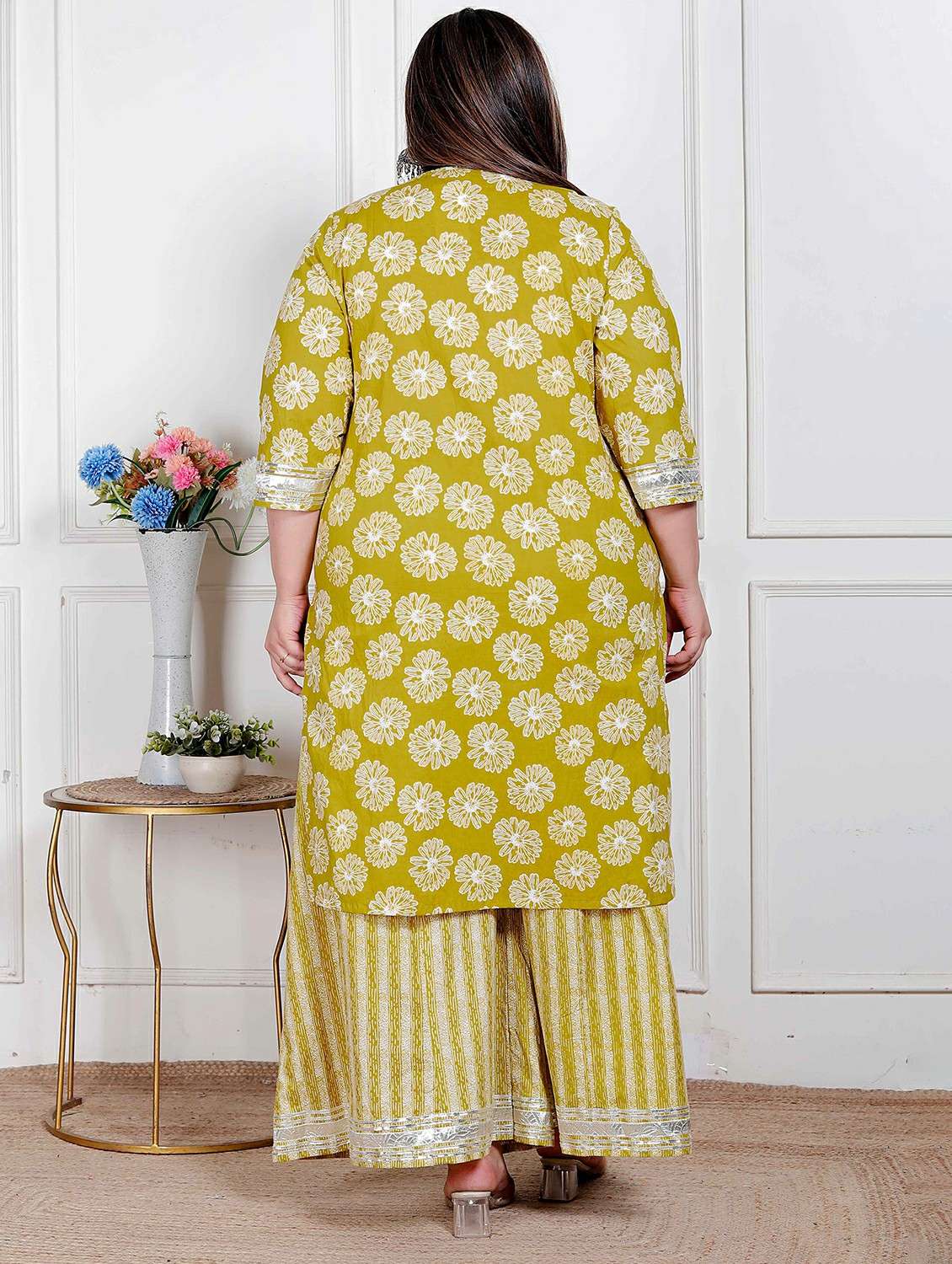 women plus size floral three quarter sleeve kurta palazzo with dupatta set - 22317775 -  Standard Image - 2