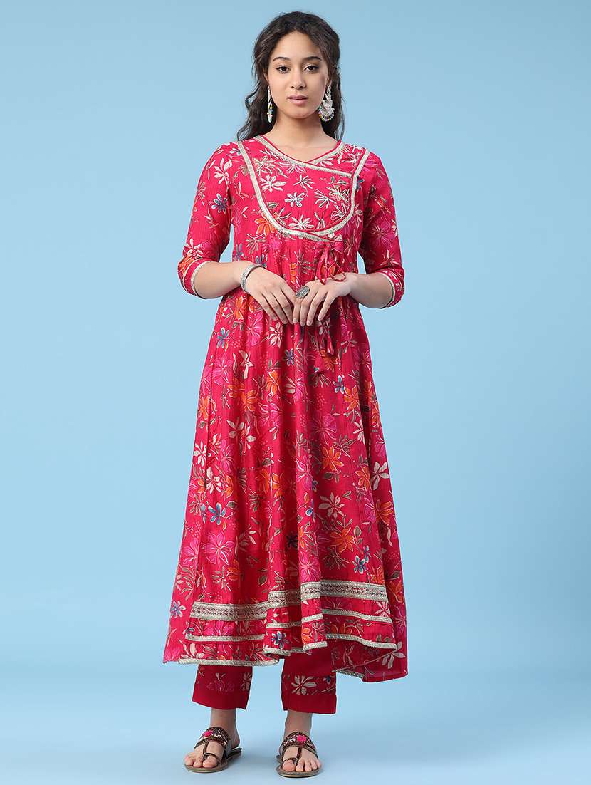 women printed three quarter sleeves kurta pant set with dupatta - 22319101 -  Standard Image - 2