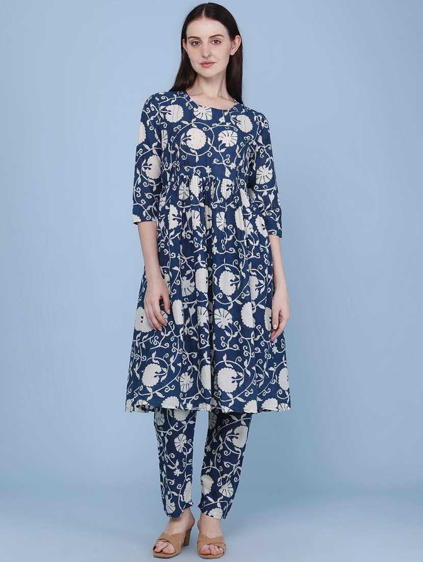 women printed three quarter sleeves kurta and pant set - 22319115 -  Standard Image - 2