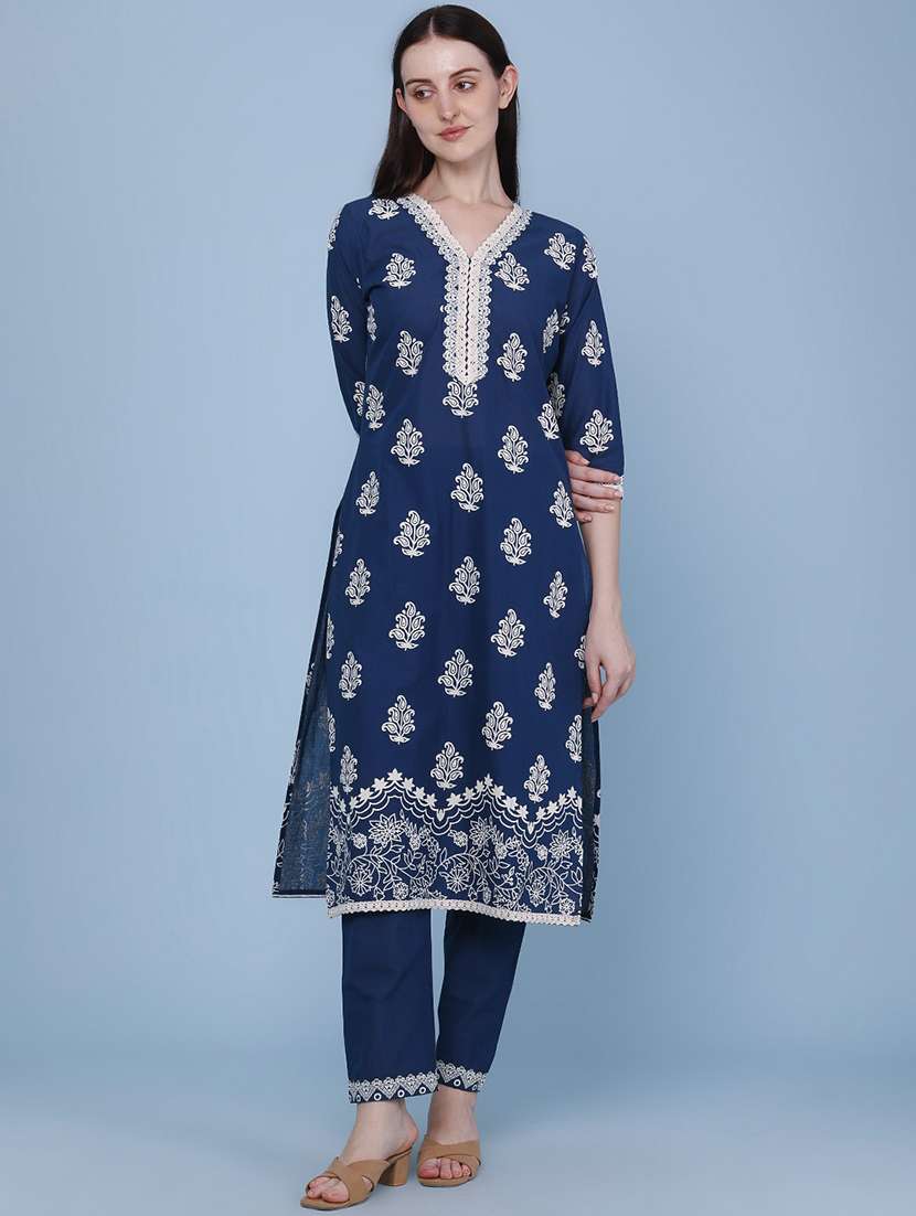 Women Printed Three Quarter Sleeves Kurta And Pant Set - 22319117 -  Standard Image - 2