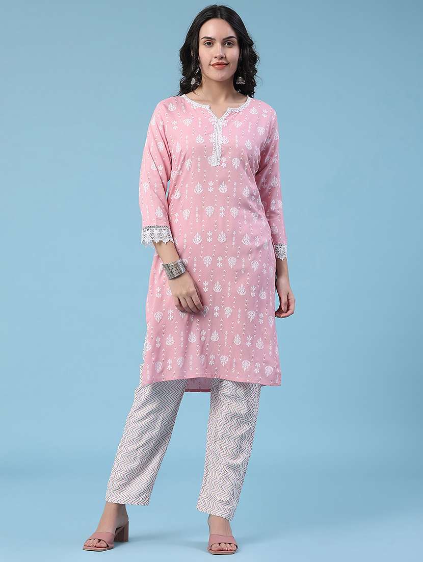 women printed three quarter sleeves kurta pant set