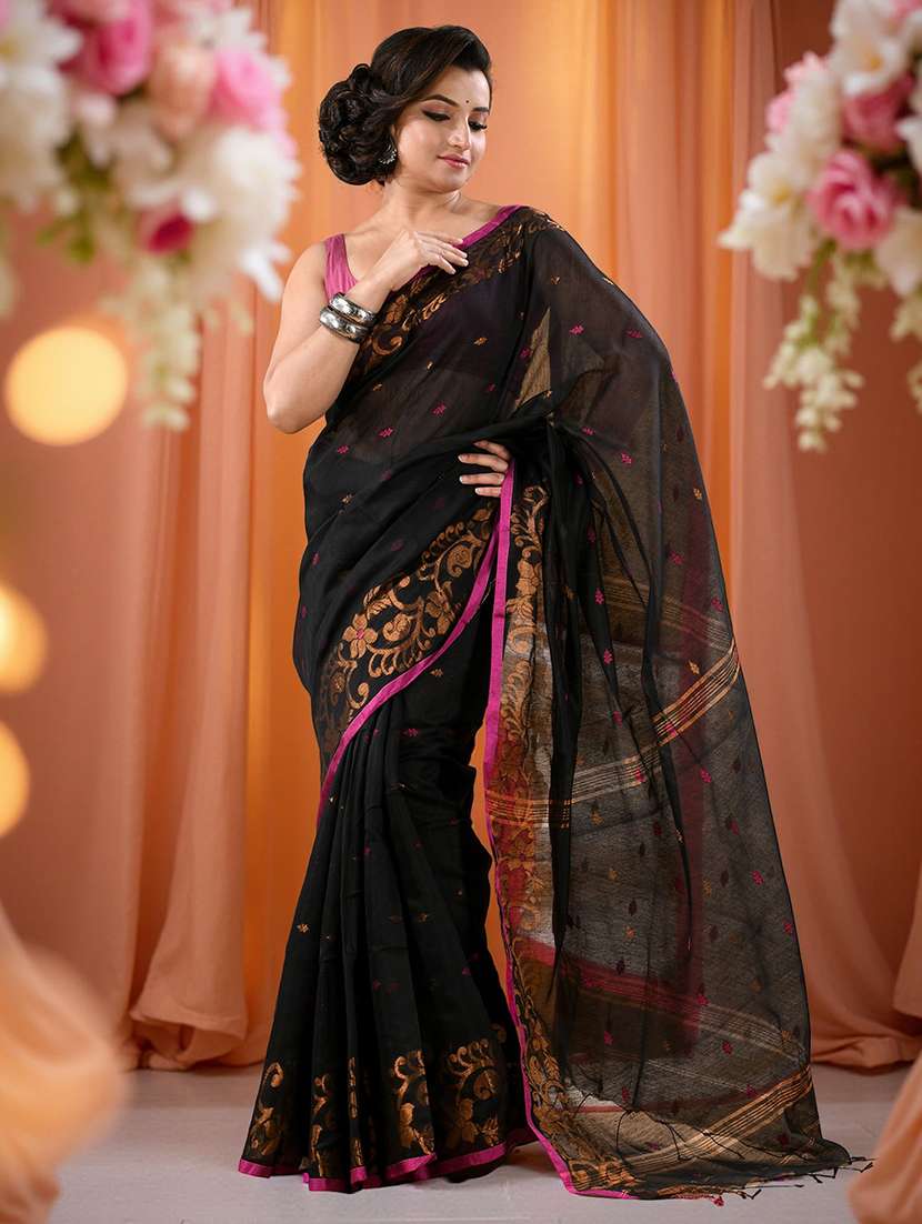 women self design handloom saree with blouse