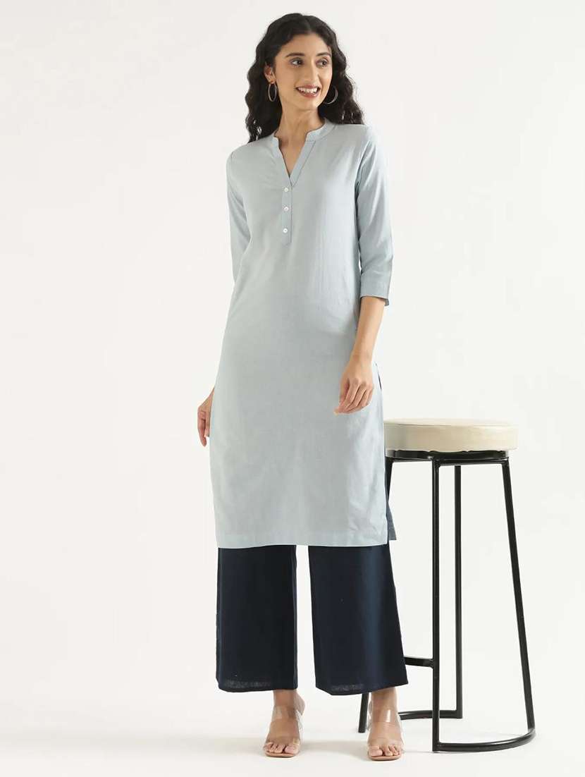 women solid three quarter sleeve straight kurta 