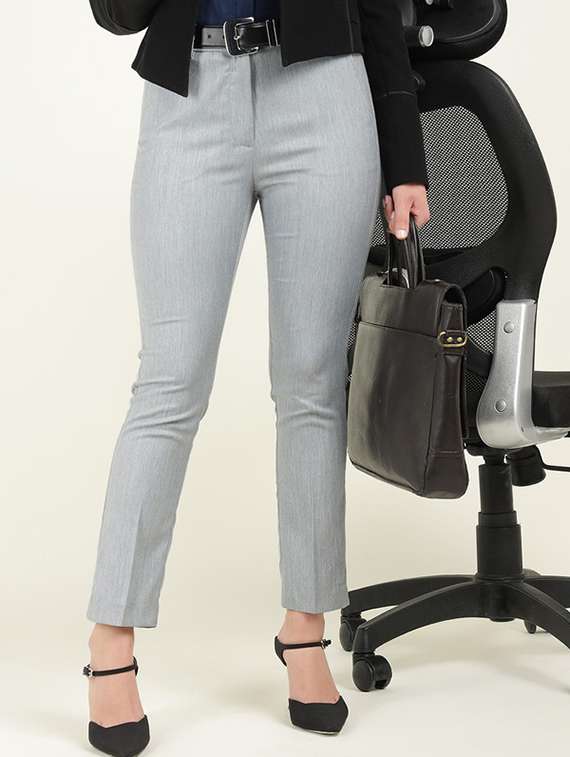 women solid mid rise cigarette pant 