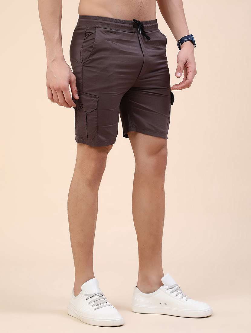 Men Solid Mid Rise Regular Fit Cargo Shorts - 22321510 -  Standard Image - 2