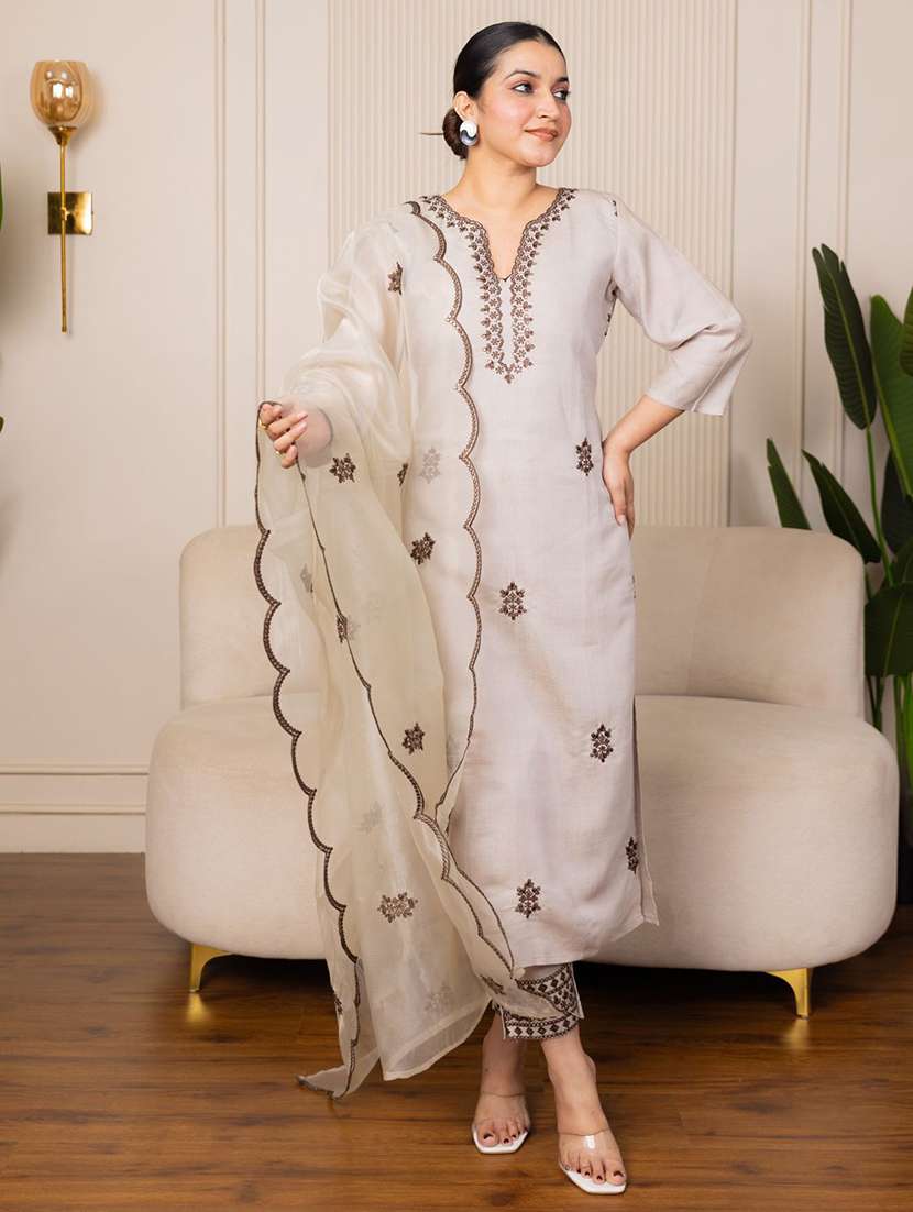 women solid with work three quarter sleeve kurta pant with dupatta set