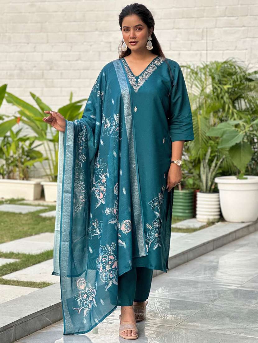 women solid with work three quarter sleeve kurta pant with dupatta set - 22322252 -  Standard Image - 2
