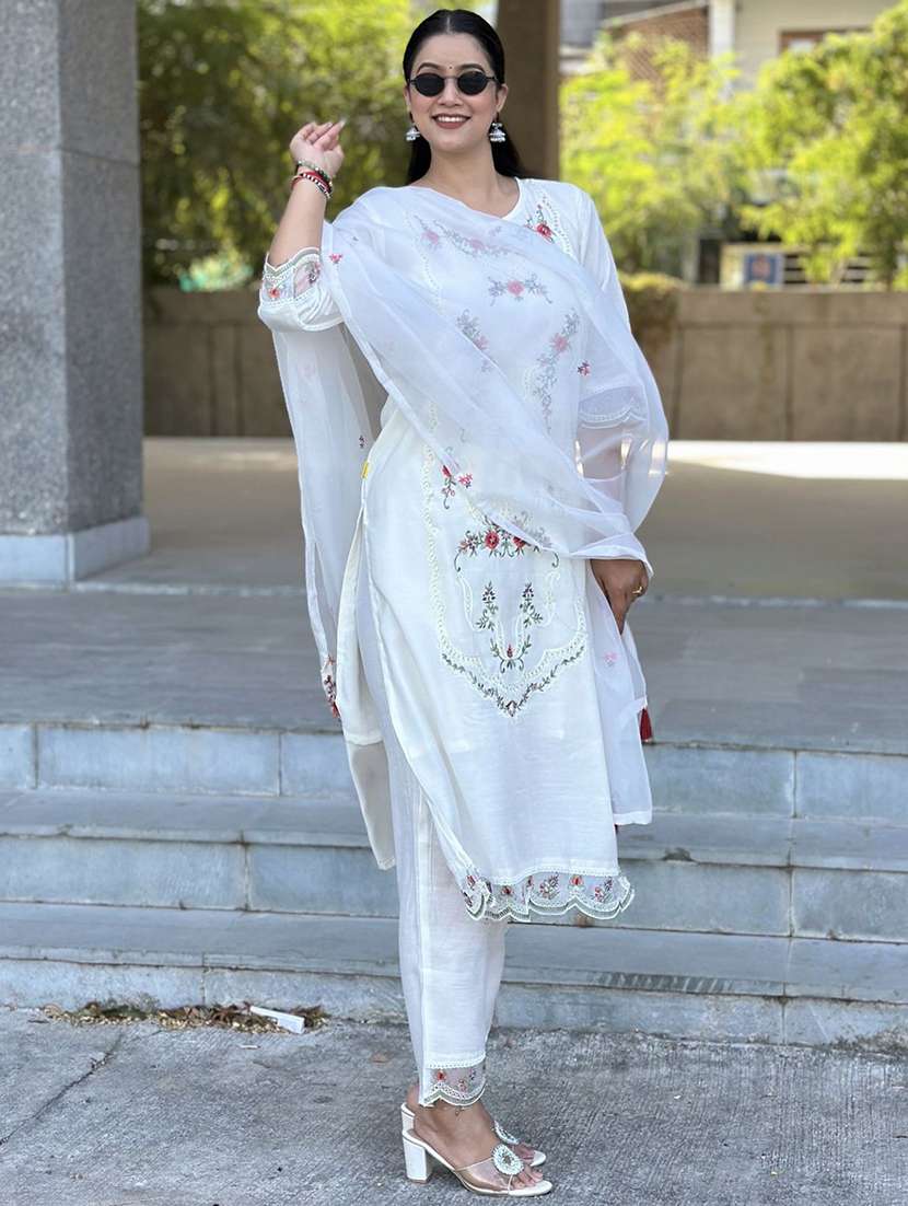 women solid with work three quarter sleeve kurta pant with dupatta set