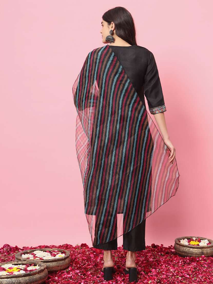 women solid with work three quarter sleeve kurta pant with dupatta set - 22322322 -  Standard Image - 2