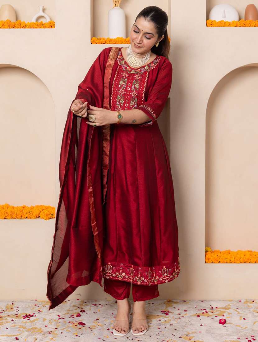 women solid with work three quarter sleeve kurta pant with dupatta set - 22322346 -  Standard Image - 2