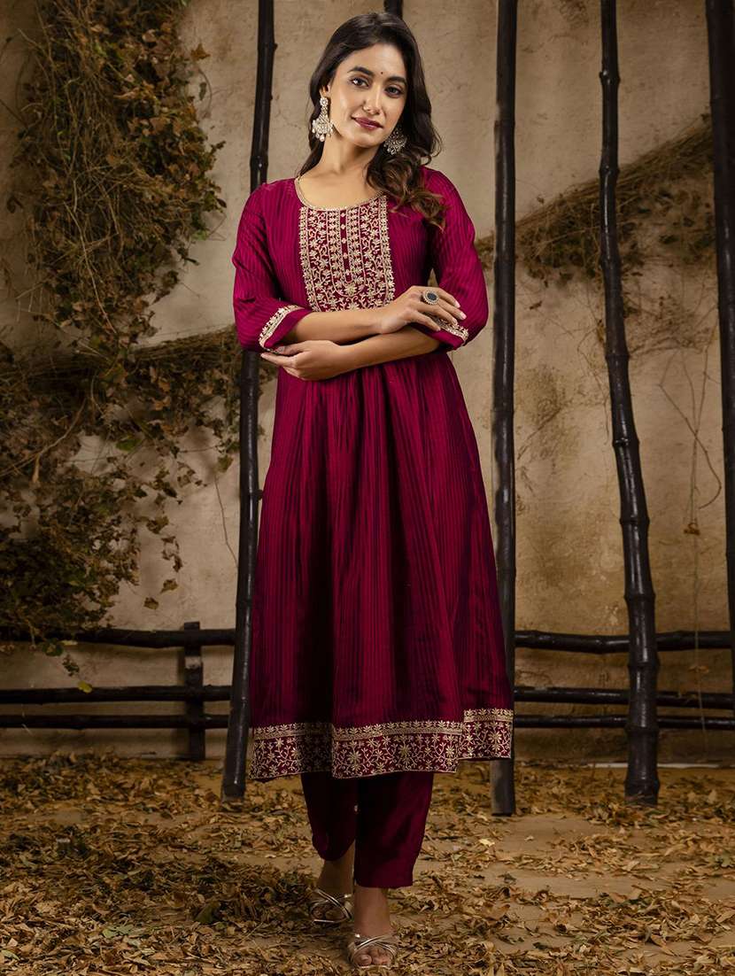 maroon silk blend kurta pant  set - 22322497 -  Standard Image - 2