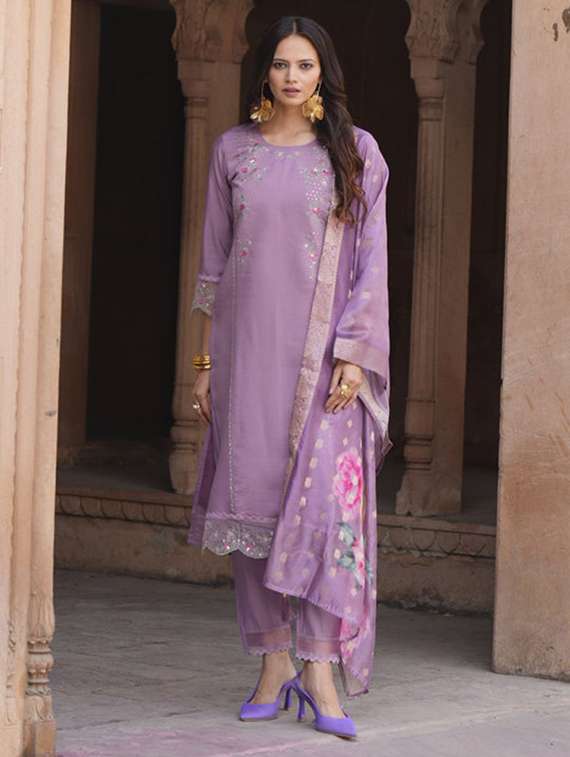 women solid with work three quarter sleeve kurta pant with dupatta set