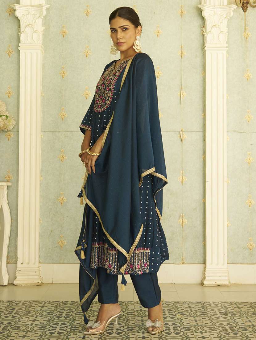 women printed three quarter sleeve kurta pant with dupatta set - 22322536 -  Standard Image - 2