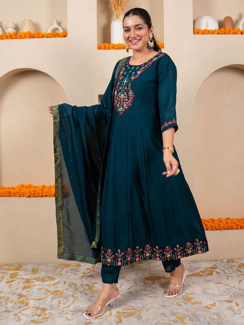 women solid with work three quarter sleeve kurta pant with dupatta set - 22322612 -  Standard Image - 2