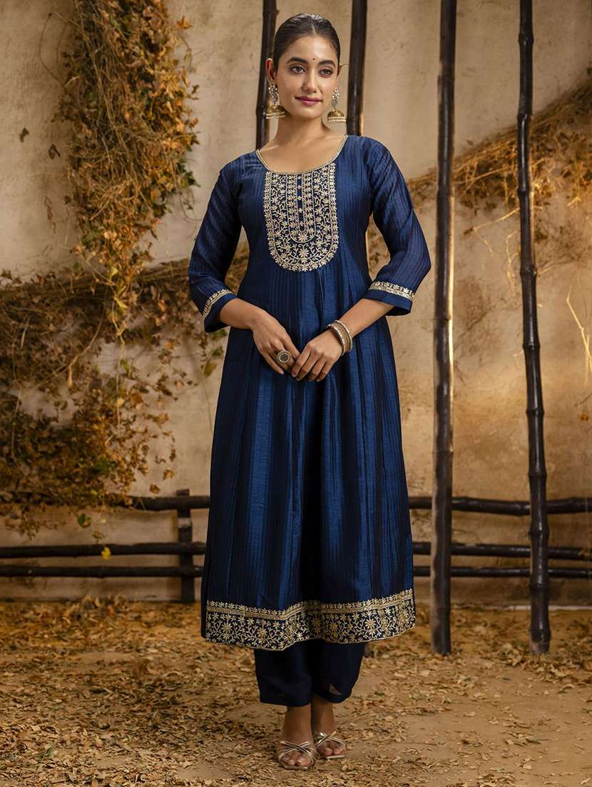women solid with work three quarter sleeve kurta pant with dupatta set - 22322634 -  Standard Image - 2