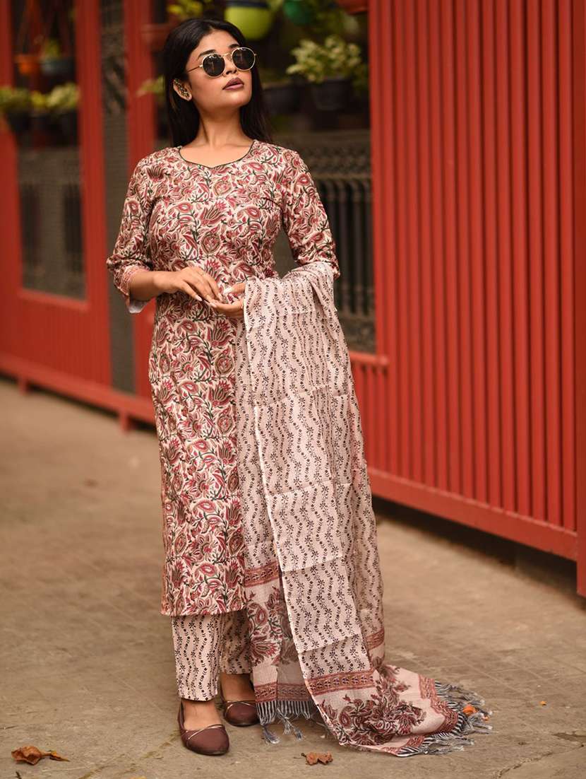 women floral three quarter sleeve kurta pant with dupatta set
