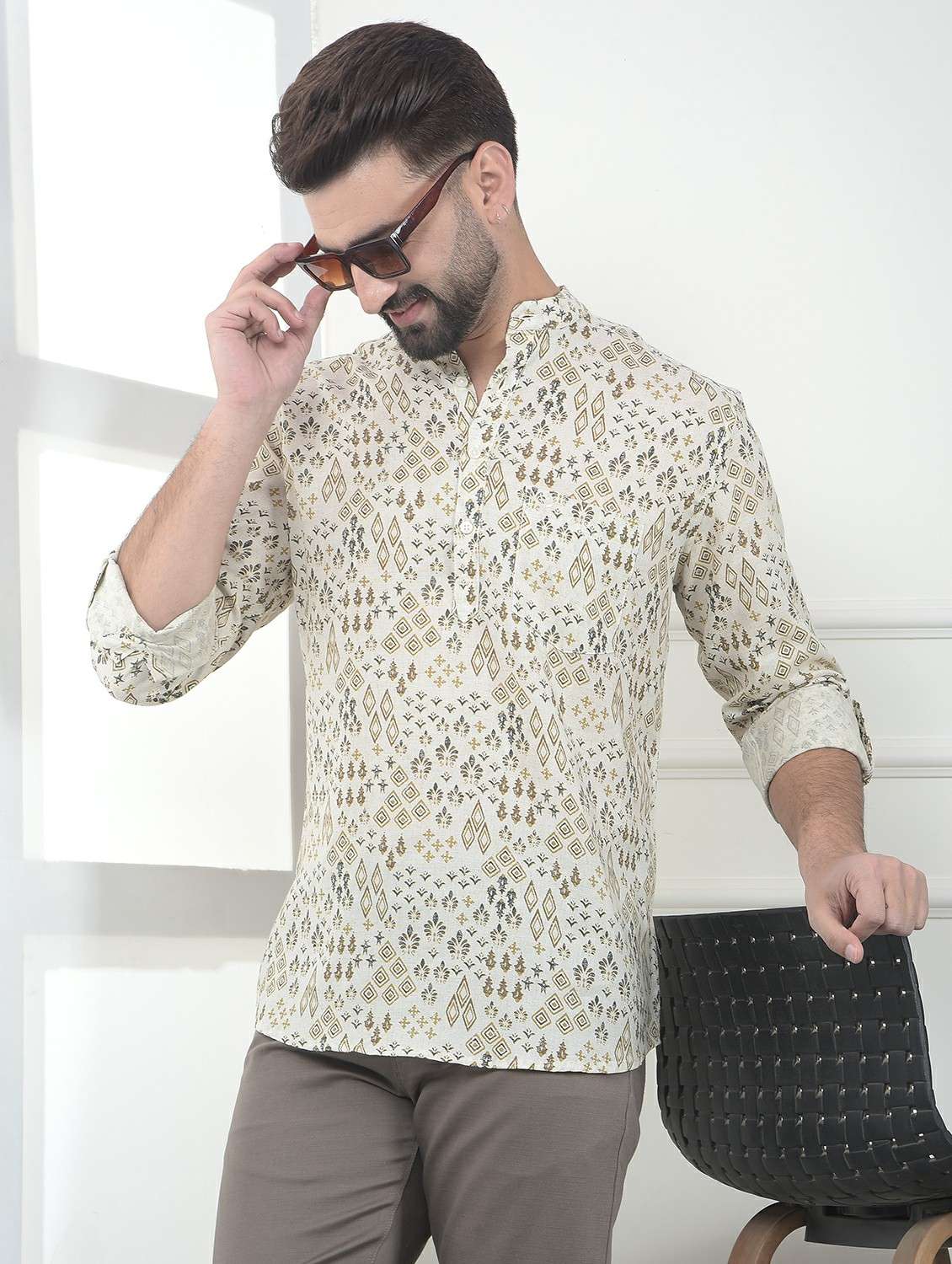 men floral printed mandarin neck short kurta