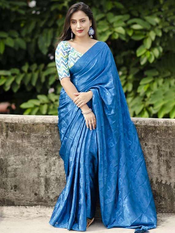 women self design plain saree with blouse